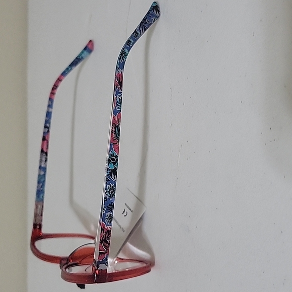 Reader - Picture 2 of 3